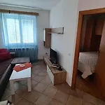 Strunajn Apartment *